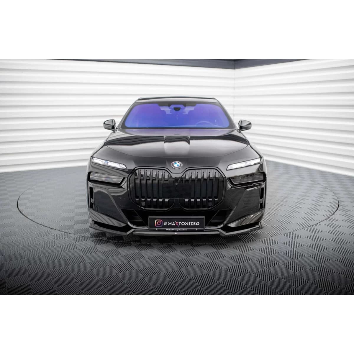 Maxton Design version 3 spoiler suitable for front M bumper of BMW 7 Series, M760E G70 after 2022, black lacquer