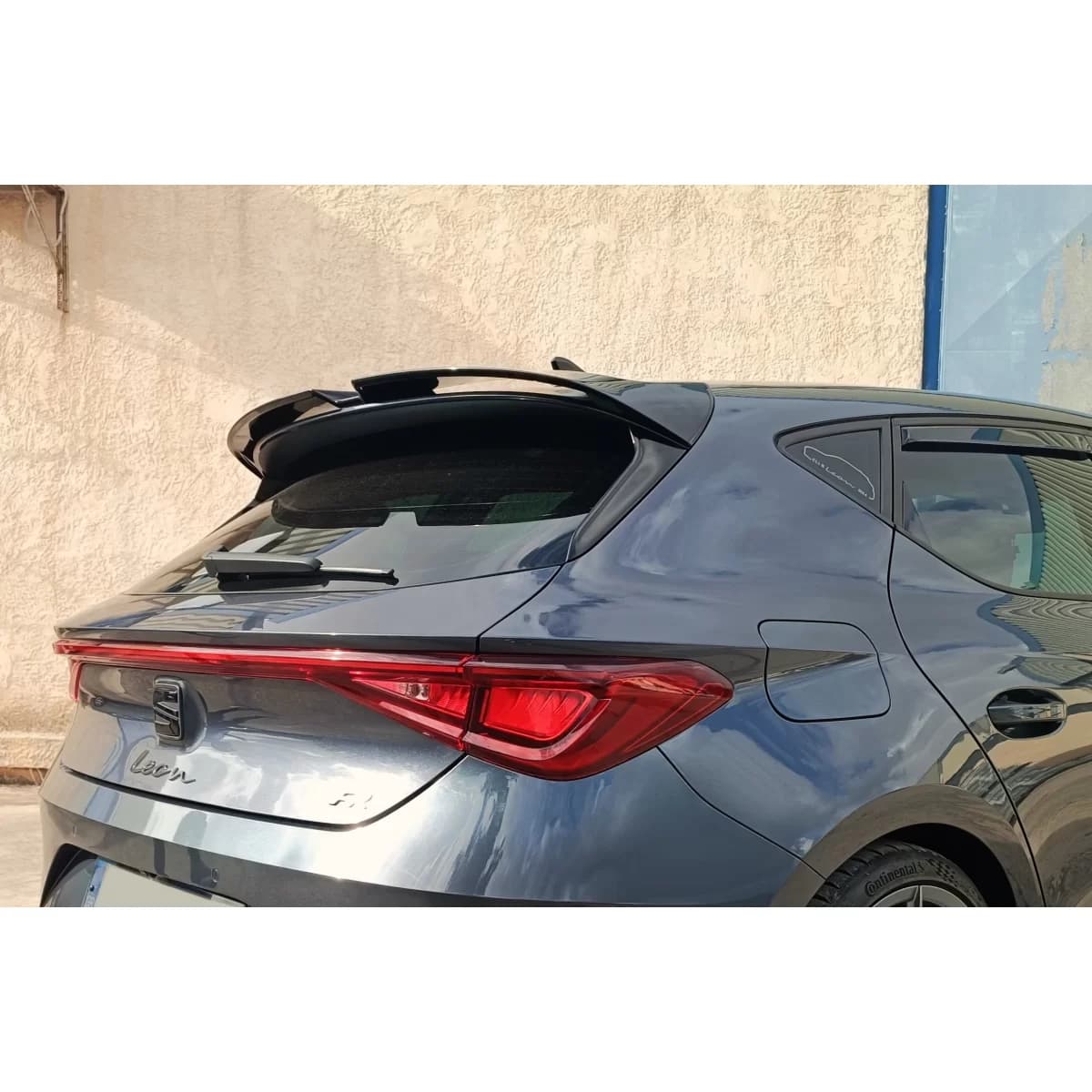 Motordrome Design spoiler suitable for roof of Seat Leon FR Mk4, Cupra Leon Mk1 hatchback after 2020