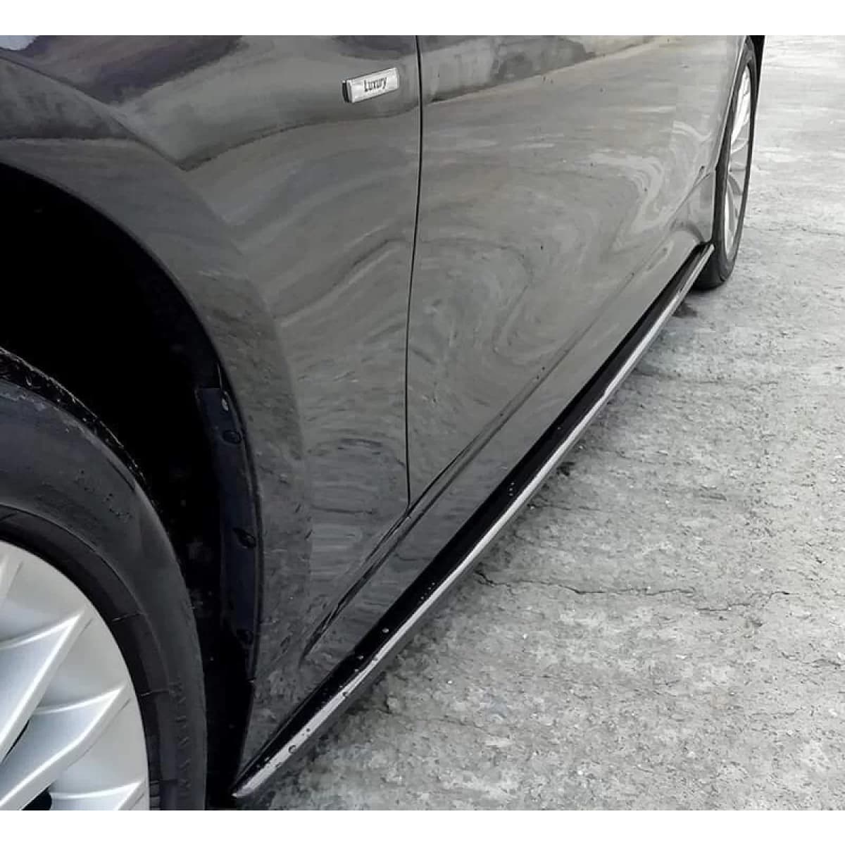 Universal Side Skirt Additions Piano Black Lacquer